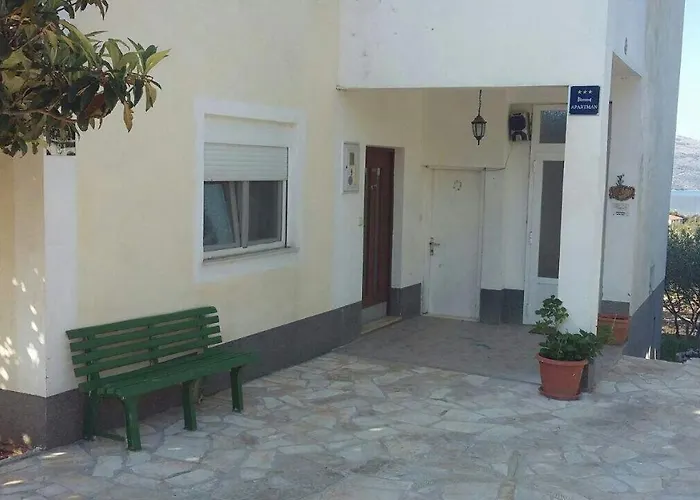 Appartement With A Parking Space Seget Vranjica, - 12612 *
