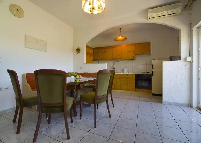 With A Parking Space Seget Vranjica, - 12612 Appartement *